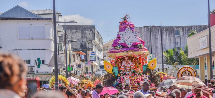 Défilé du cavadee à Saint-Benoît