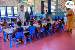 Menu 100% bio, confectionné pour les marmailles inscrits à la restauration scolaire de Saint-Benoît !