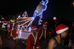 Plus de deux milles personnes à la Parade de Noël de Saint-Benoît