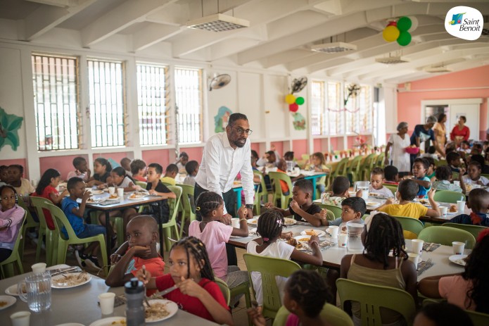 Repas de Noël dans les écoles