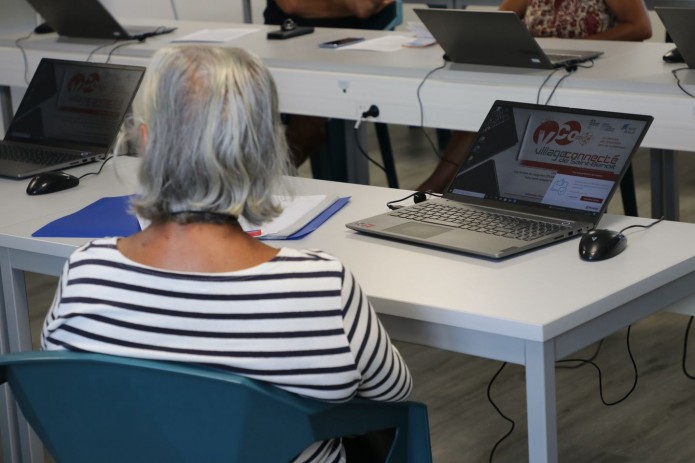 Village Connecté : Atelier d’accompagnement numérique pour les seniors 